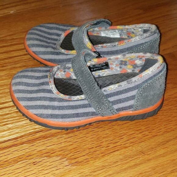 Bogs Girls Mary Jane’s in Gray and Orange - Picture 3 of 8